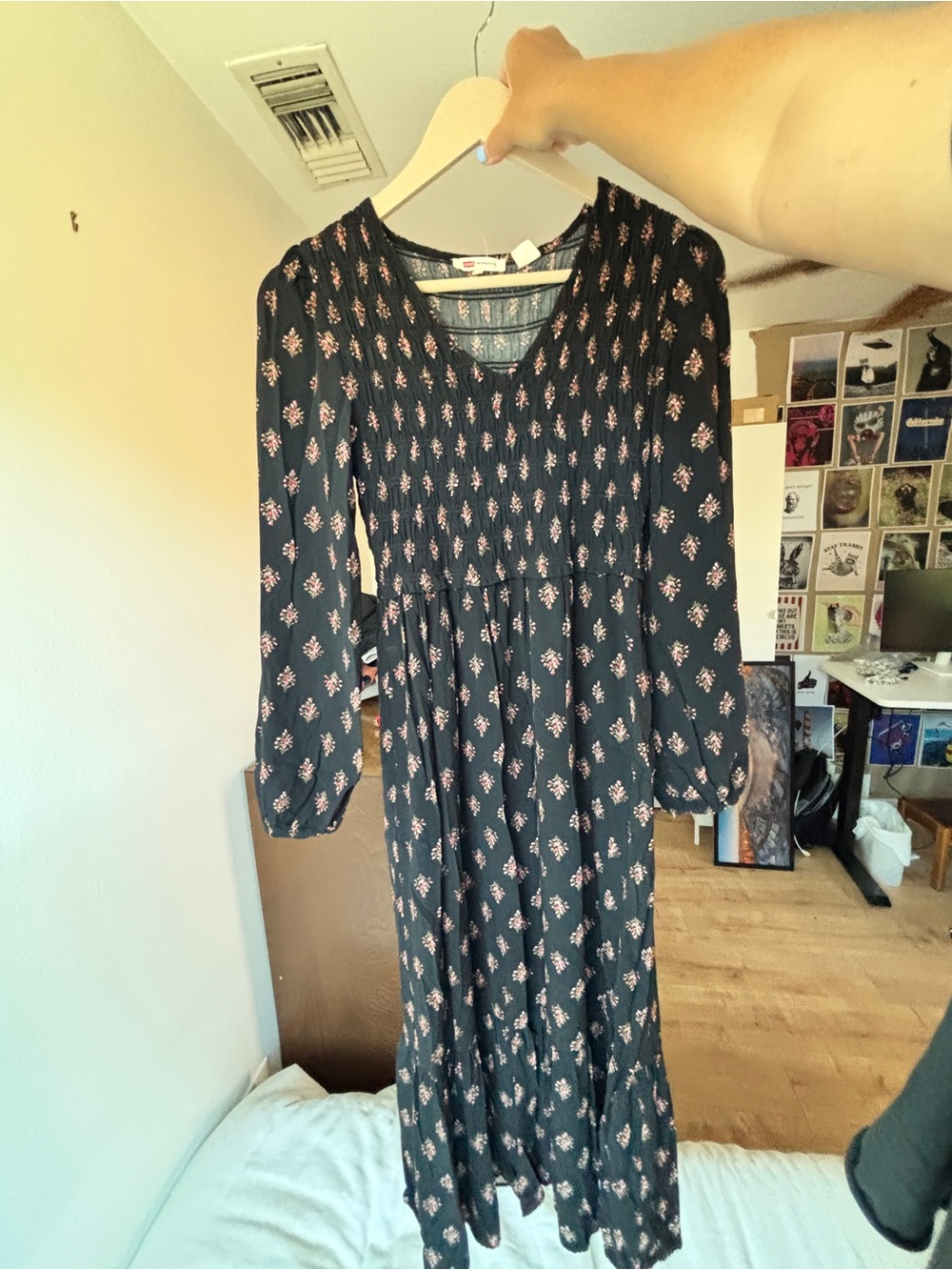 Levi's Black Midi V Neck Dress with Floral Print - Picture 7 of 16